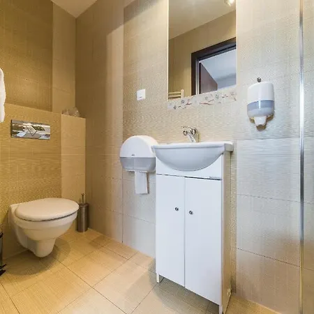 イン Dworek Rajska Gora 3*