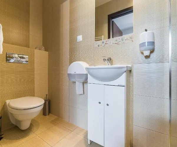 אורחן Dworek Rajska Gora 3*